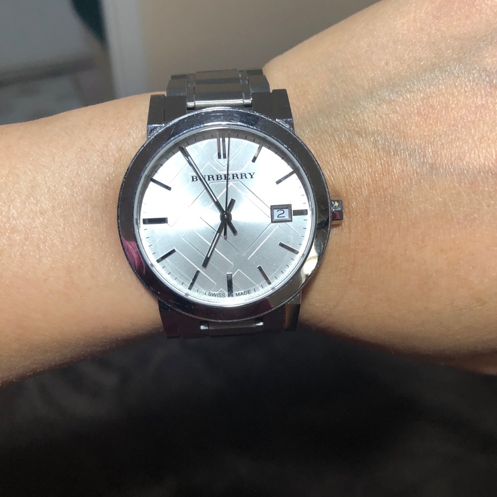Authentic Burberry watcher! - Picture 3 of 8